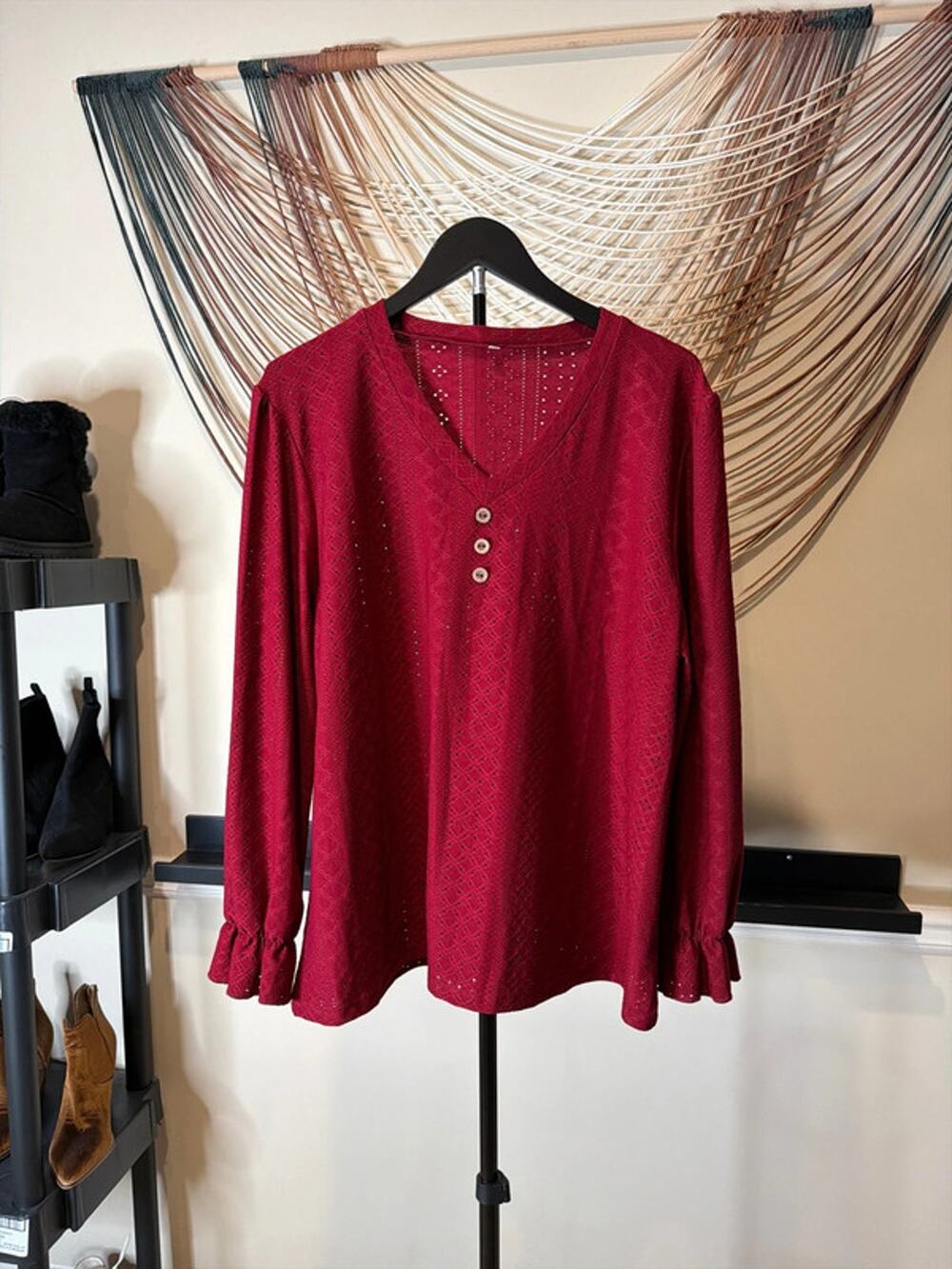 3 for $9 Red eyelet top 2XL EUC 3045